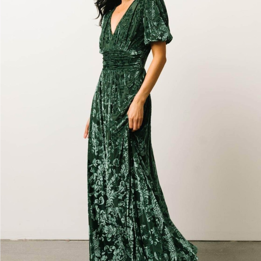 Baltic Born . Leslie . Maxi Dress . Crushed velvet . Puffed sleeves . Pine Green